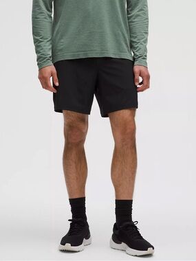 Lululemon /// Men’s Pace Breaker 7” Shorts - Size Medium